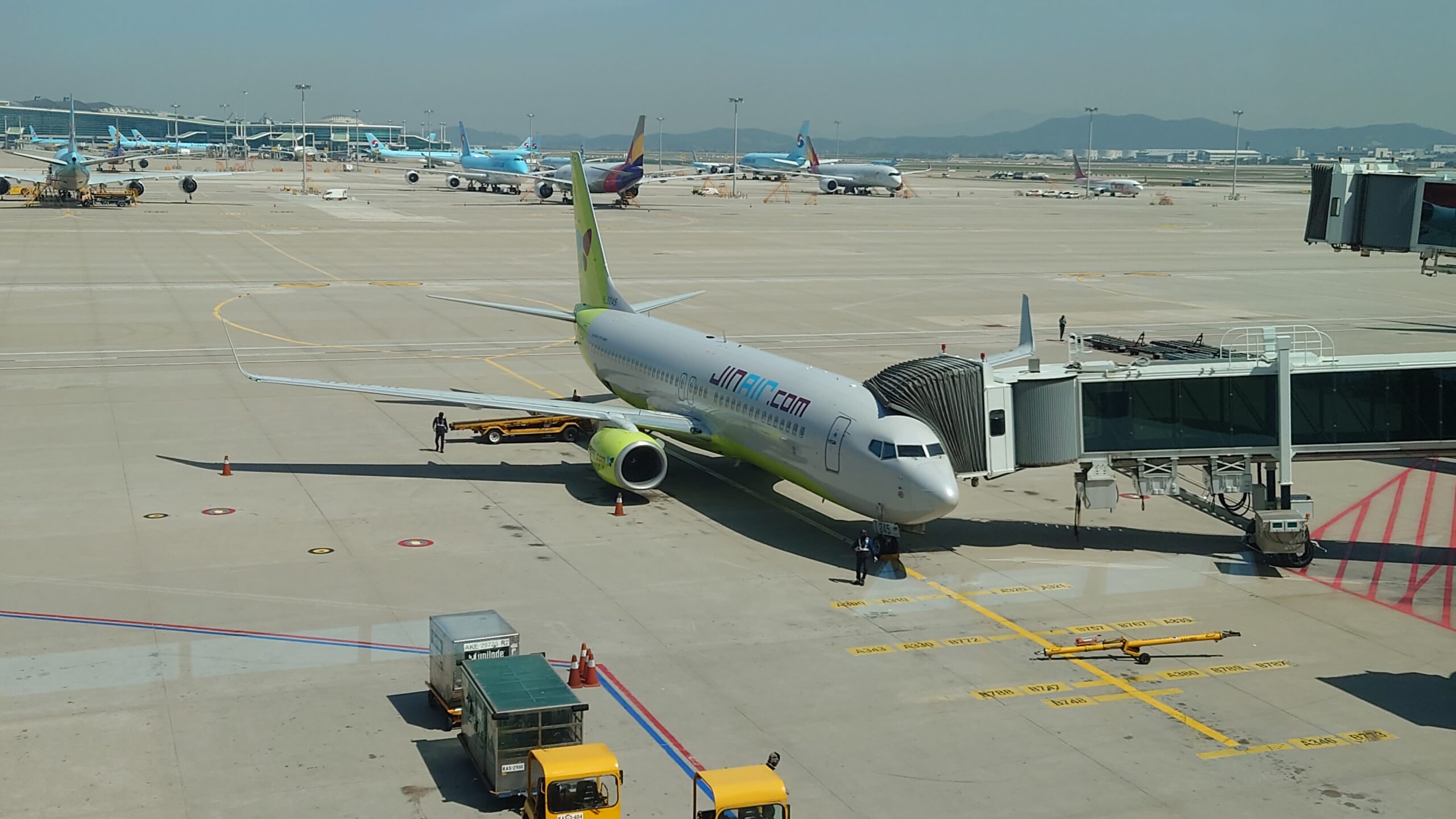 駐機中のジンエアーの機体
