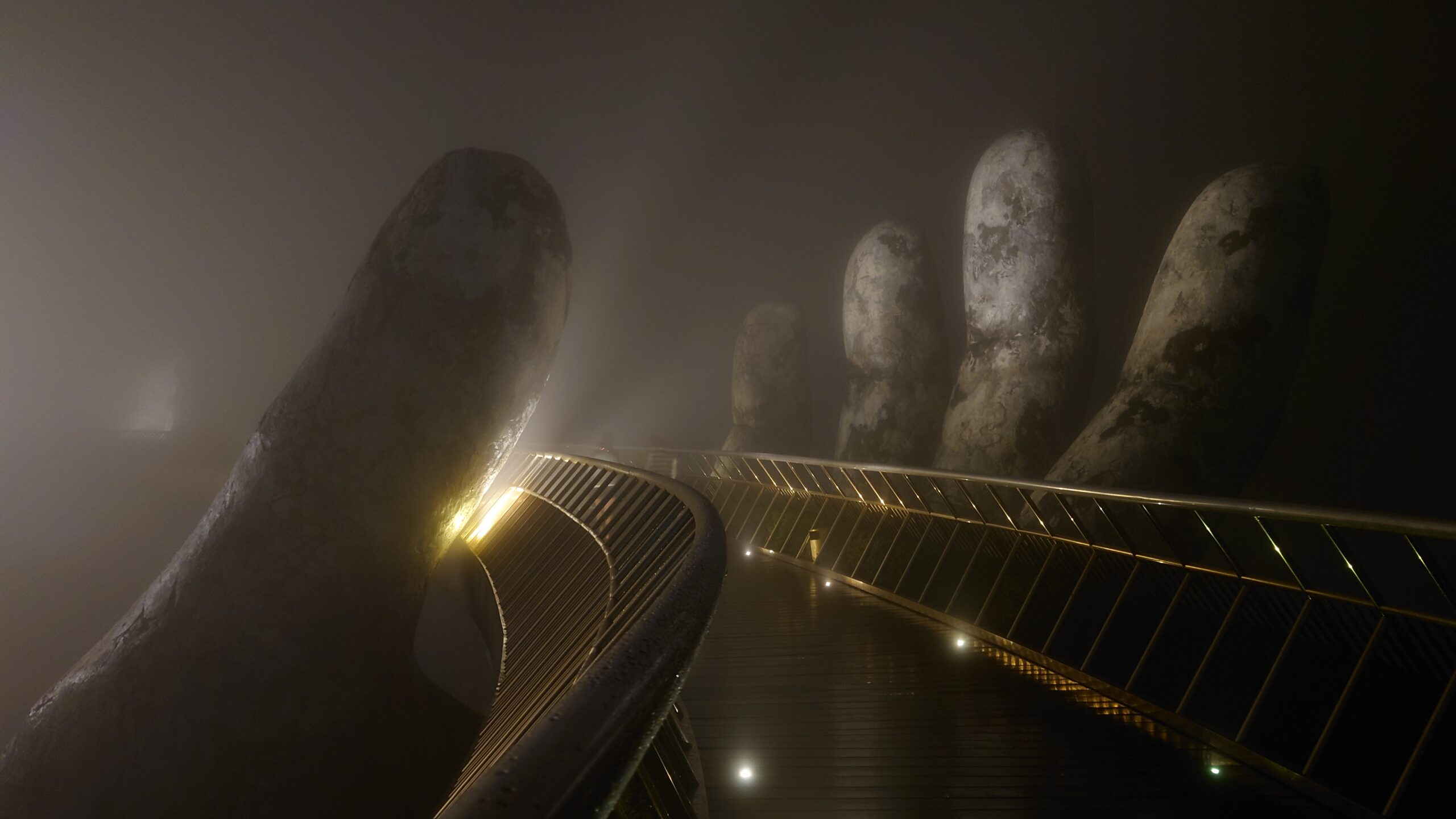 バナヒルズのゴールデンブリッジ