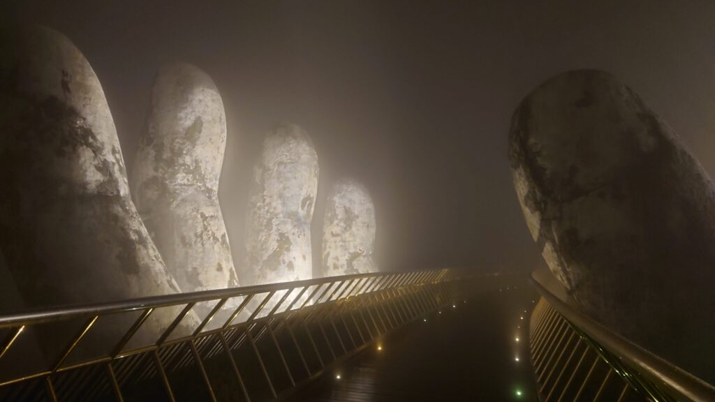 バナヒルズのゴールデンブリッジ