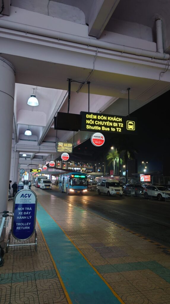 ノイバイ空港バス乗り場