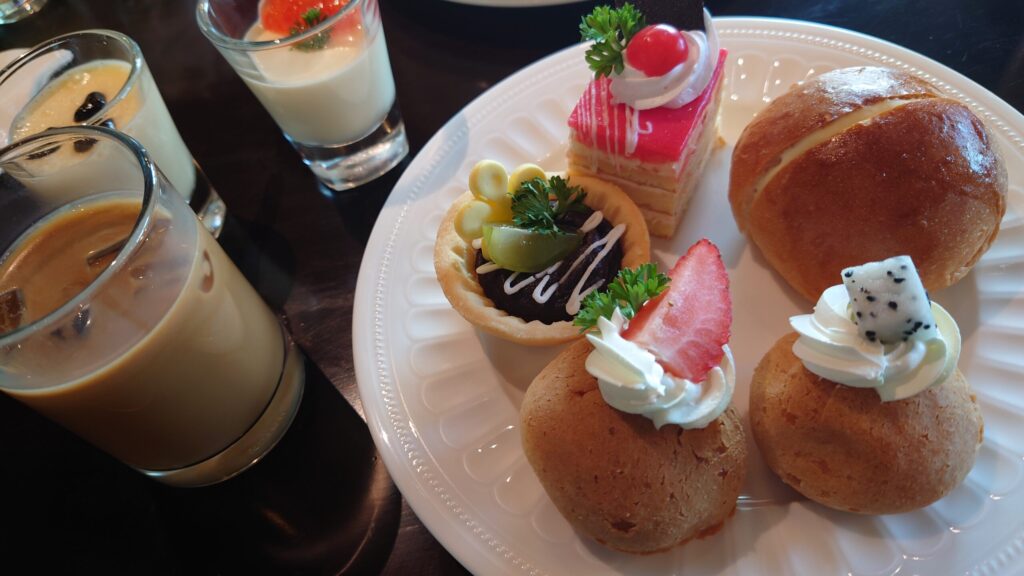 モナークホテルダナンのアフタヌーンティー