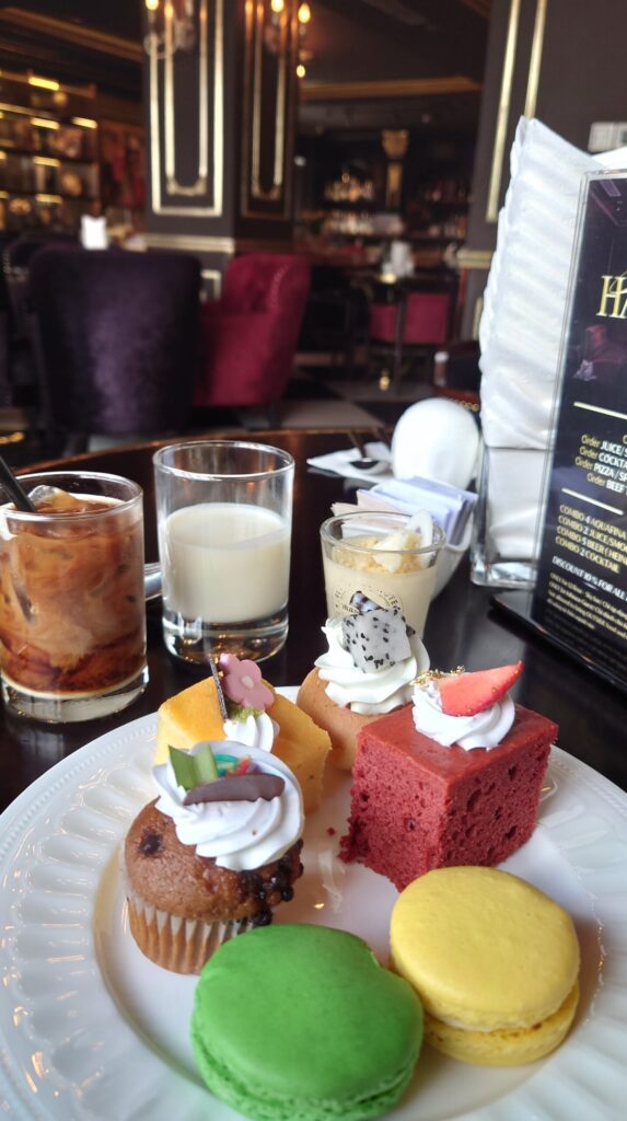 モナークホテルダナンのアフタヌーンティー